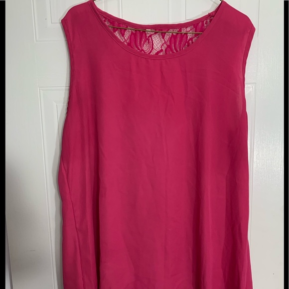 💖Really Pretty Sleeveless Pink Blouse W/ Lace and Bow Embellishments In Back💖 - Picture 1 of 8